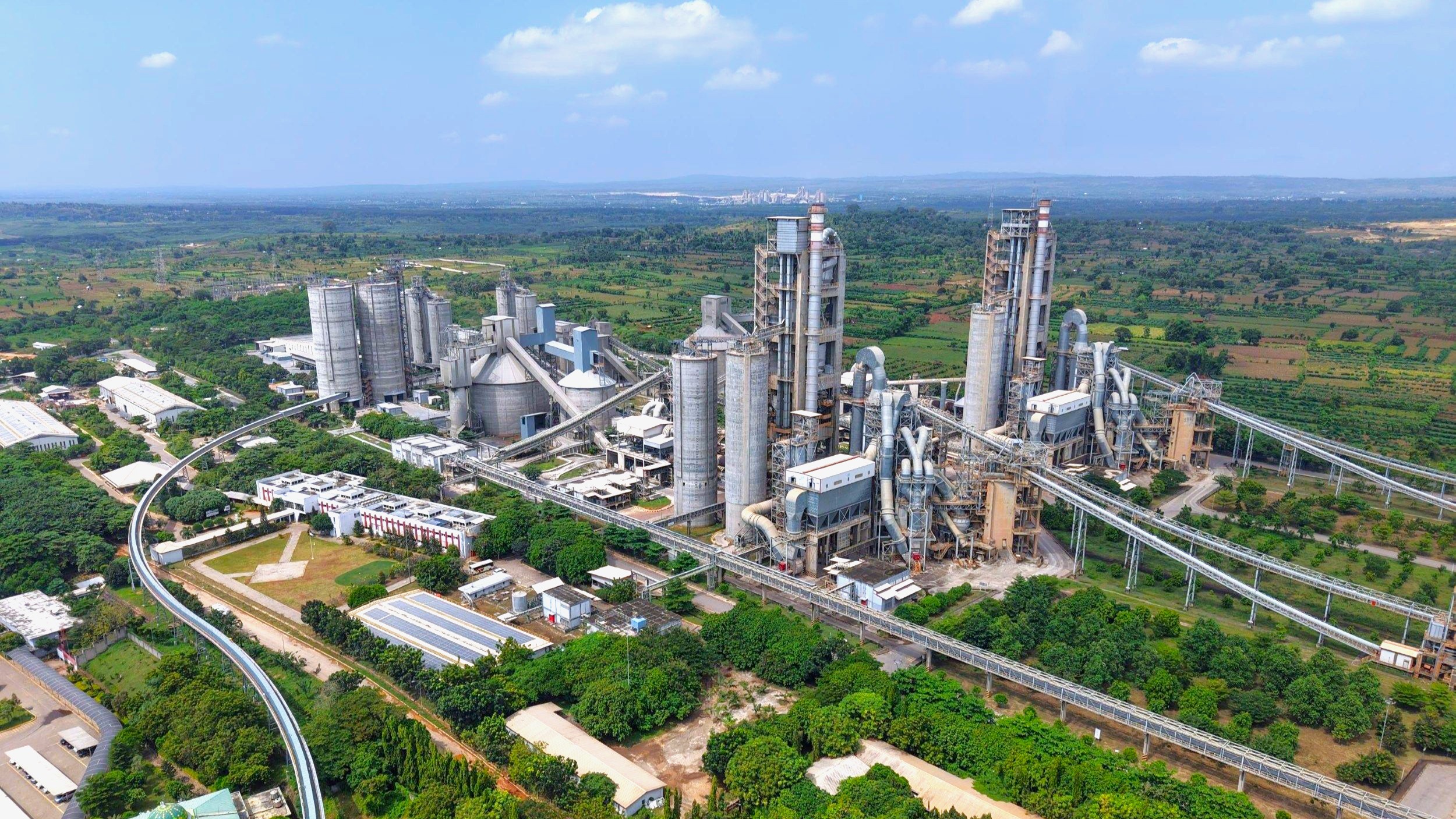 Konsisten Jalankan Strategi Transformasi, SIG Jaga Tren Positif di Atas Rata-Rata Industri