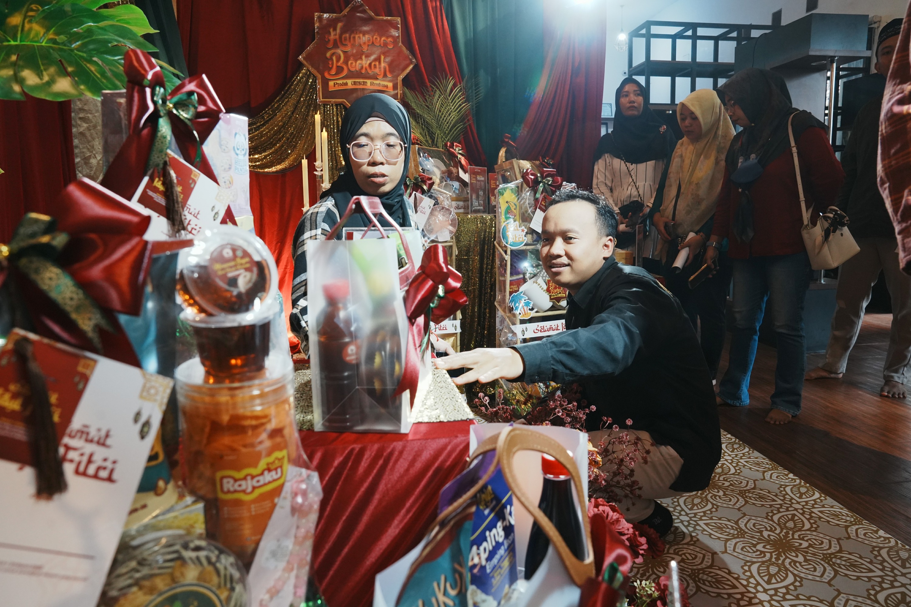 Tingkatkan Daya Saing, Rumah BUMN SIG Dukung Pemasaran Hasil Produksi UMKM Rembang Selama Ramadan 2025
