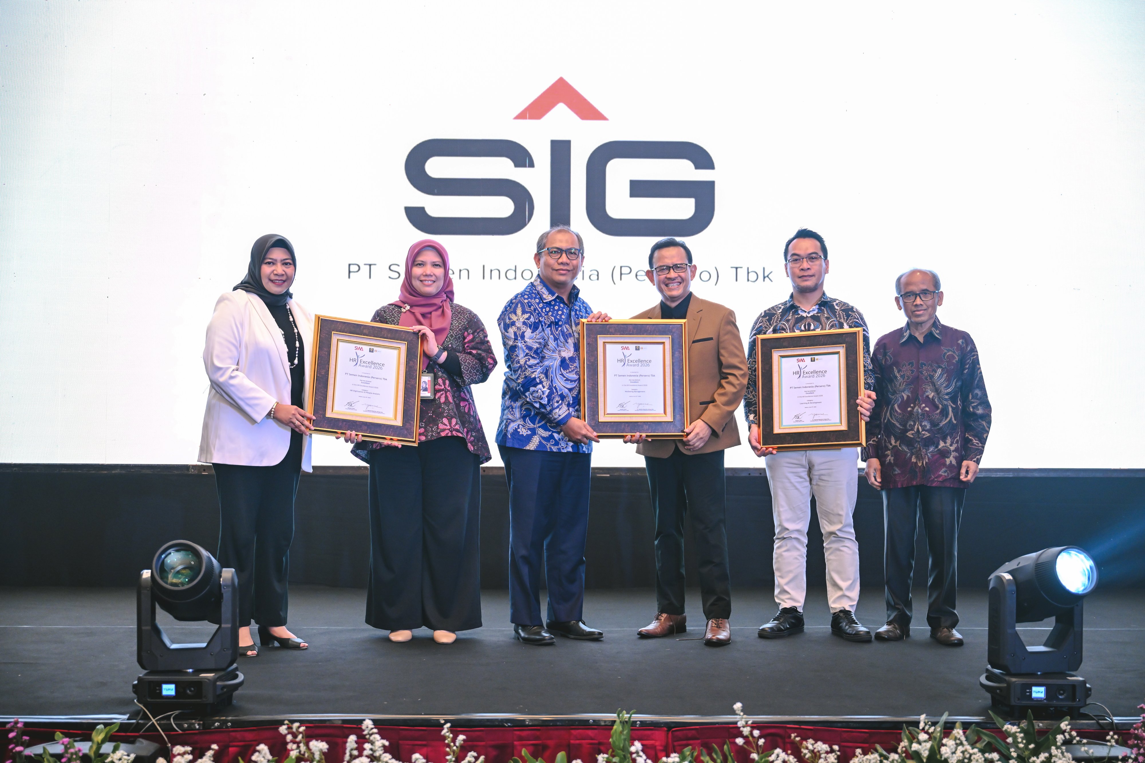 Jadikan SDM sebagai Katalis Pertumbuhan Kinerja, SIG Raih Tiga Penghargaan Indonesia HR Excellence 2026
