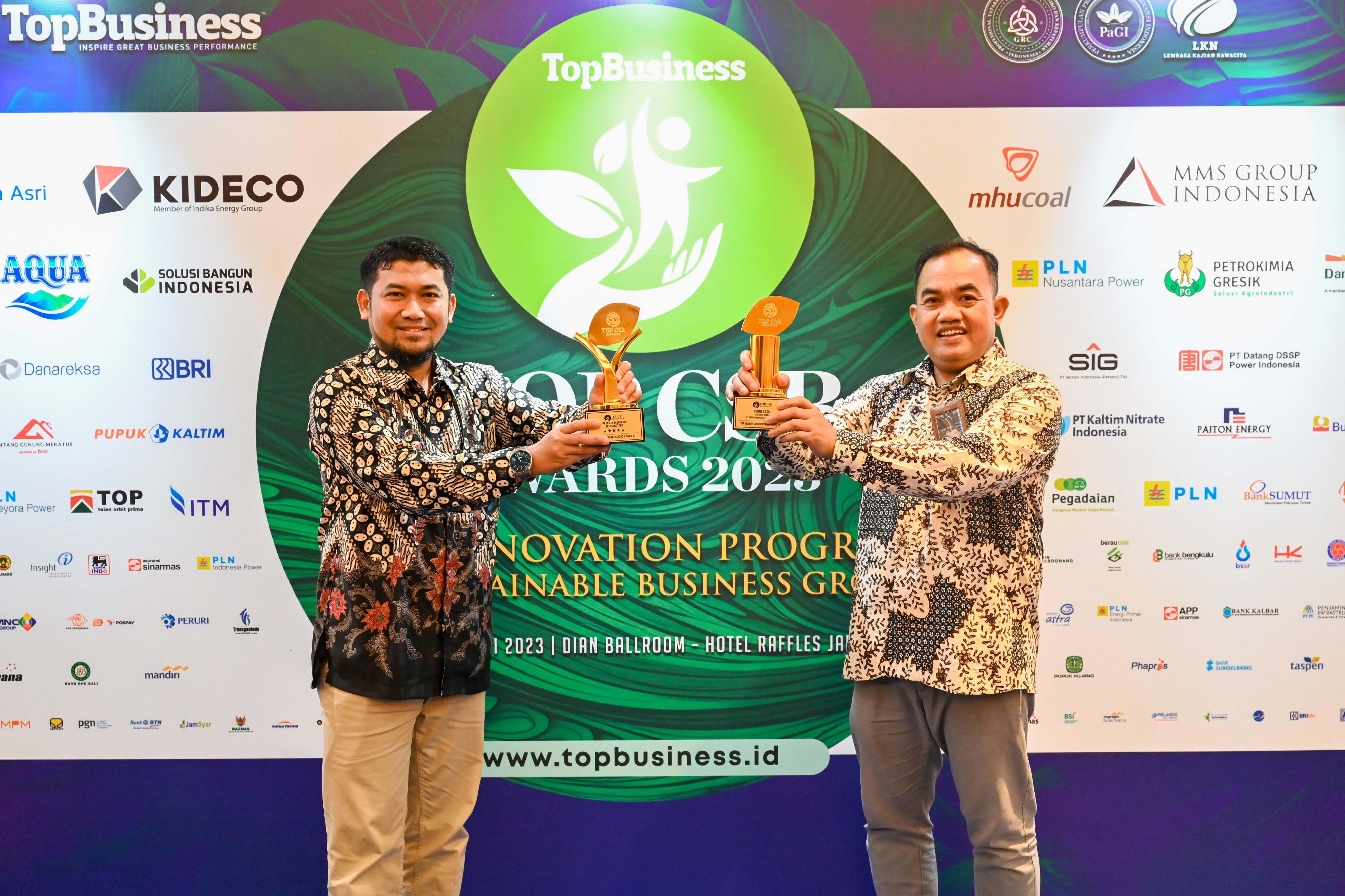 CEO of SIG, Donny Arsal, Receives Top Leader on CSR Commitment 2023 Award